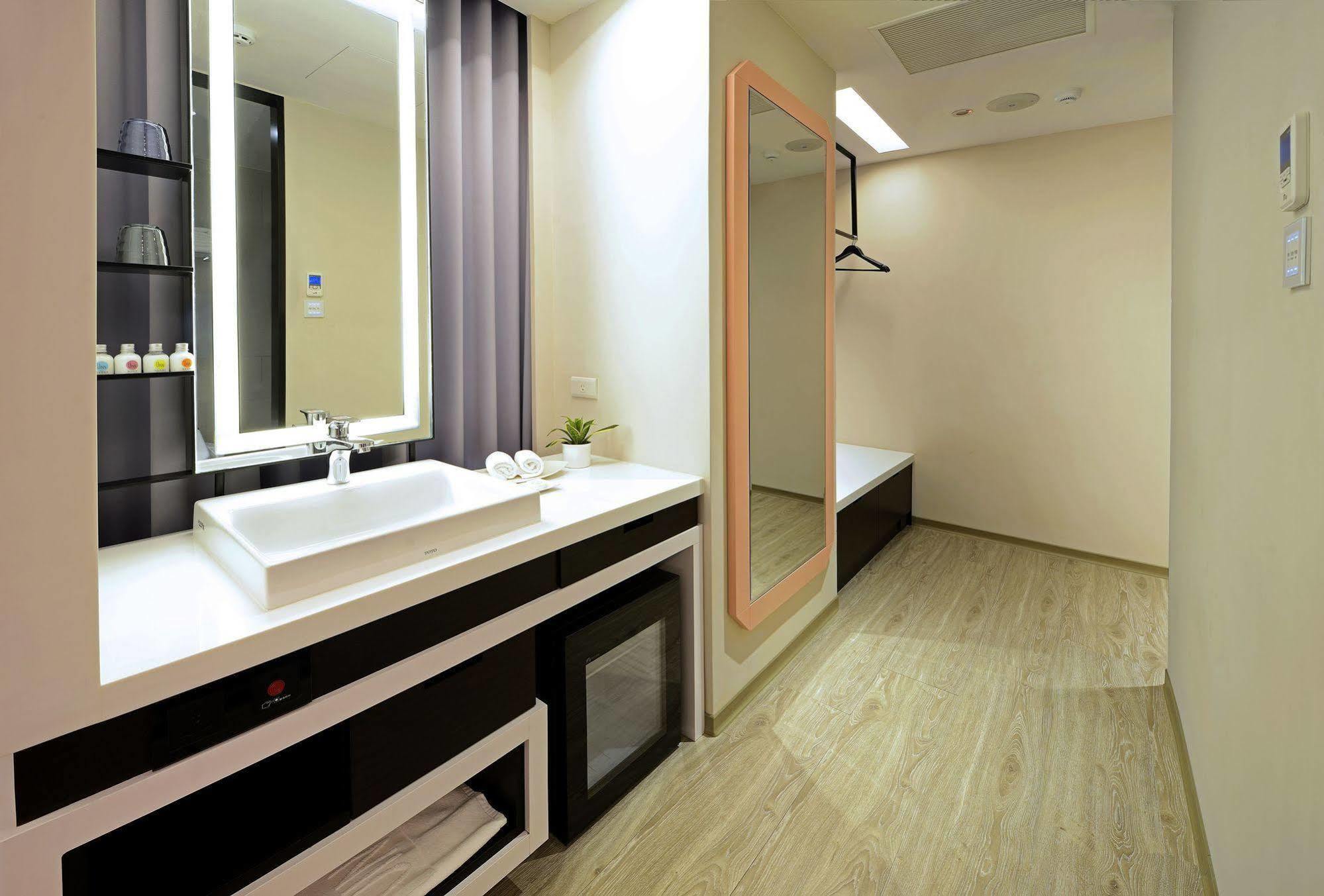 Uinn Business Hotel-Shihlin Тайбэй Экстерьер фото