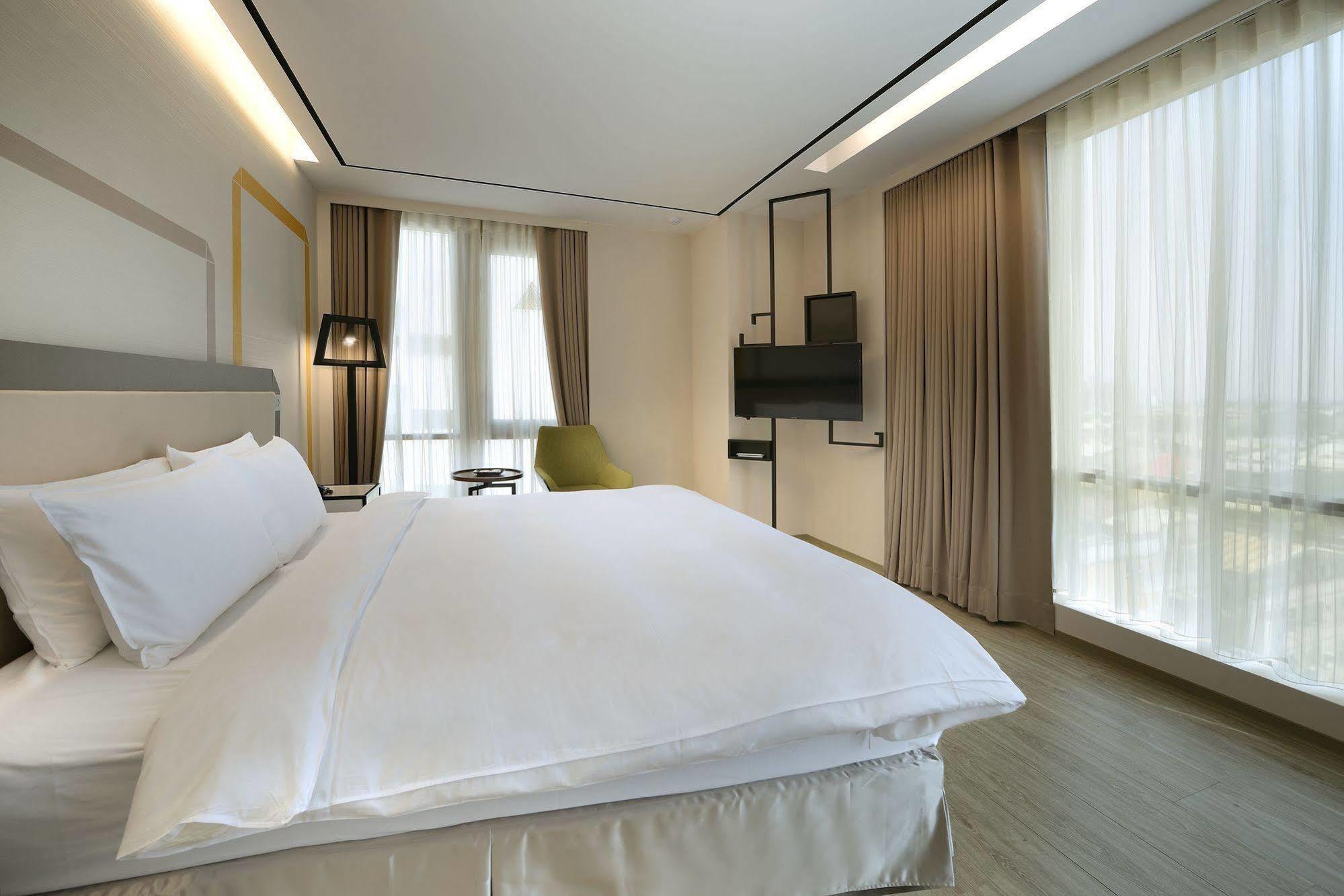 Uinn Business Hotel-Shihlin Тайбэй Экстерьер фото